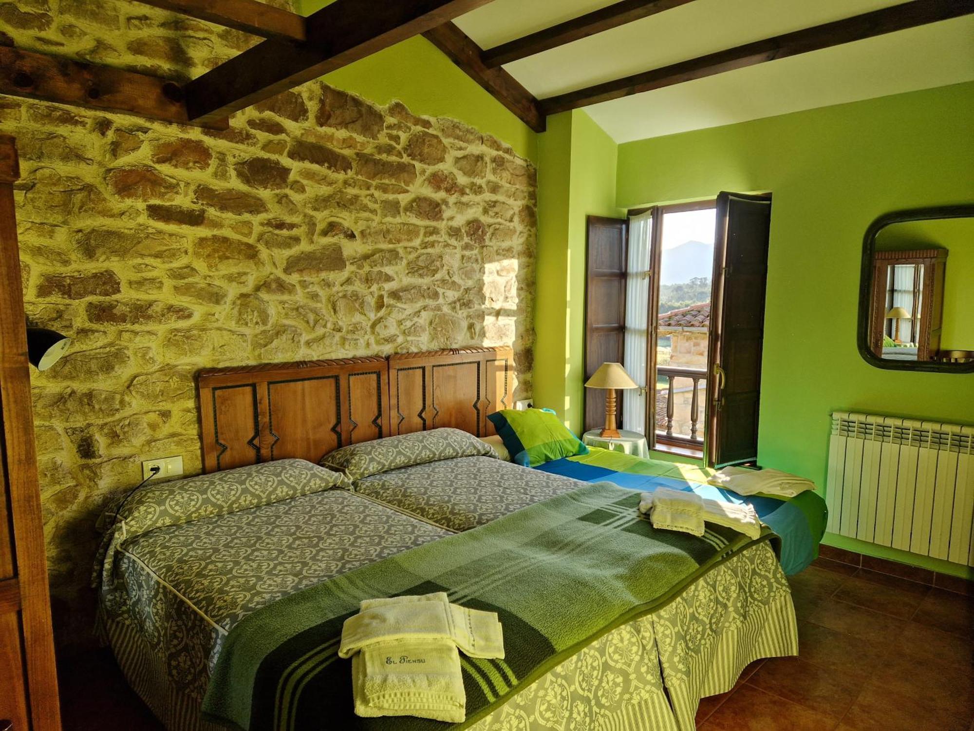 Turismo Rural El Piensu Villaviciosa  Quarto foto